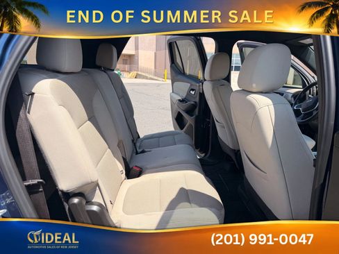 Used 2022 Chevrolet Traverse LS FWD image 16