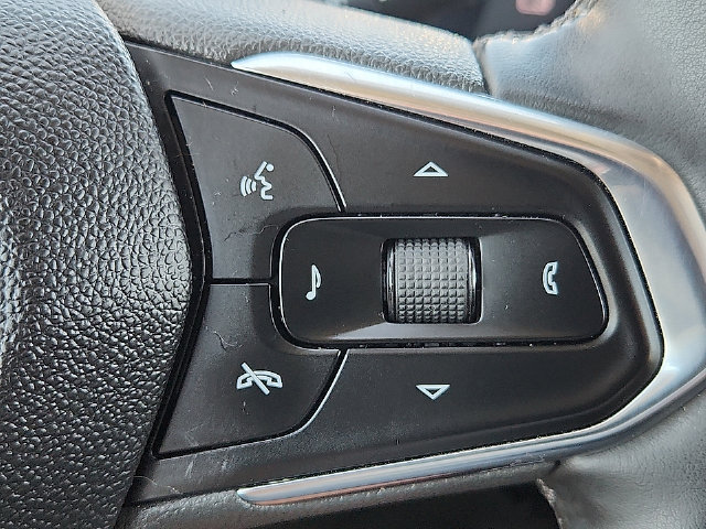 Used 2024 Chevrolet Trax ACTIV w/ Sunroof Package FWD image 17