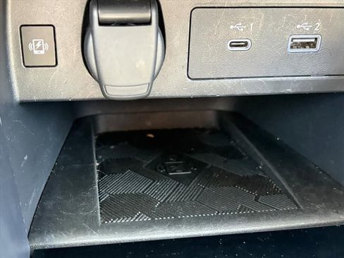 Used 2024 Nissan Versa SR image 16