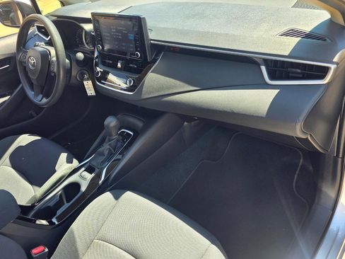 Used 2022 Toyota Corolla LE FWD image 21