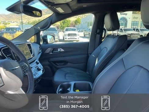 New 2026 Chrysler Pacifica Select image 13