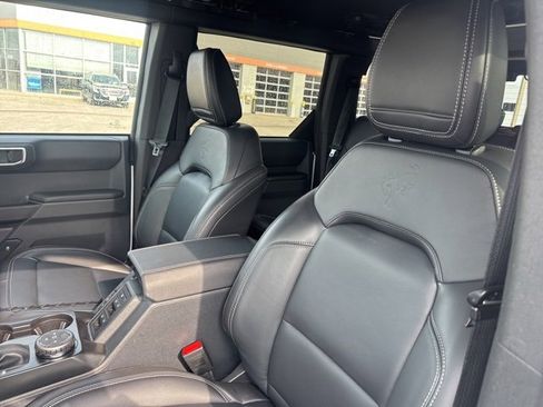 Used 2025 Ford Bronco Outer Banks image 23