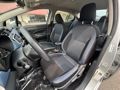 Used 2025 Nissan Versa SV FWD image 35