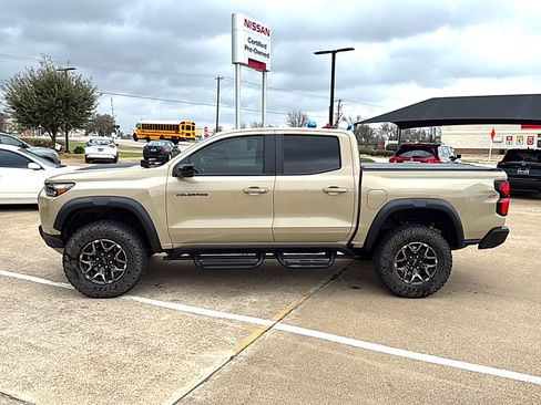 Used 2024 Chevrolet Colorado ZR2 w/ Technology Package image 2