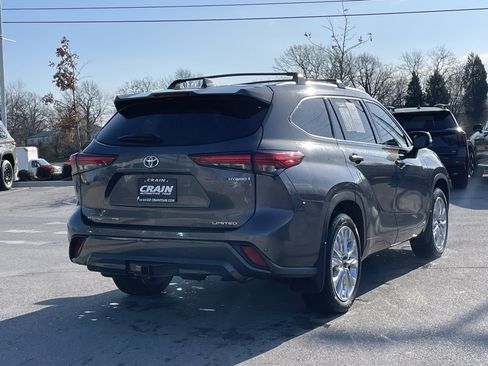 Used 2023 Toyota Highlander Limited image 8