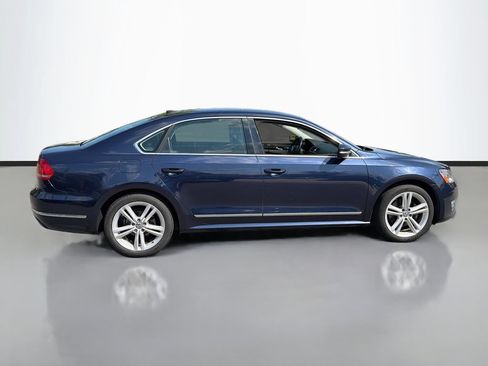 Used 2015 Volkswagen Passat TDI SEL Premium FWD image 4