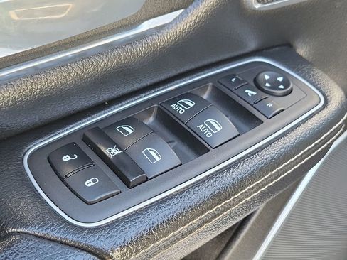 Used 2023 RAM 1500 Laramie AWD/4WD image 25