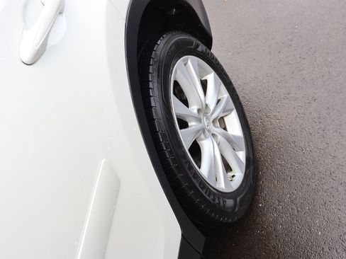 Used 2013 Toyota RAV4 Limited AWD/4WD image 34