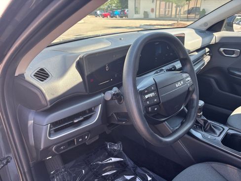 Used 2025 Kia K4 FWD image 34