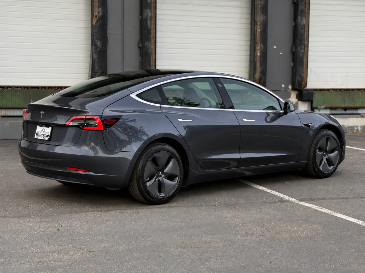 Used 2019 Tesla Model 3 Standard Range Plus RWD image 3