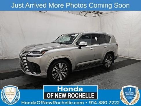 Used 2023 Lexus LX 600 4WD w/ Luxury Package image 1