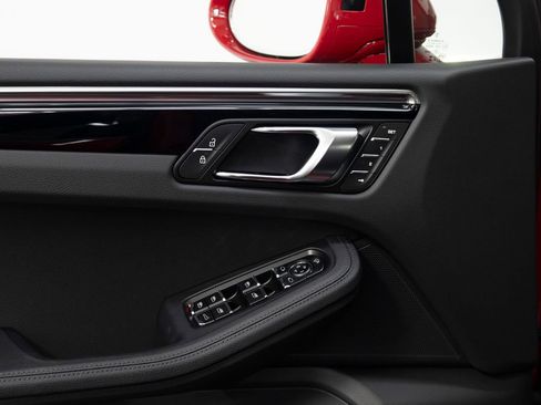 New 2026 Porsche Macan AWD/4WD image 22