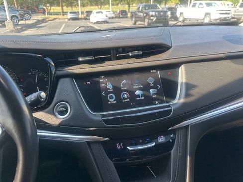 Used 2019 Cadillac XT5 Premium Luxury AWD/4WD image 11