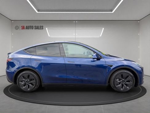 Used 2021 Tesla Model Y Long Range AWD/4WD image 6