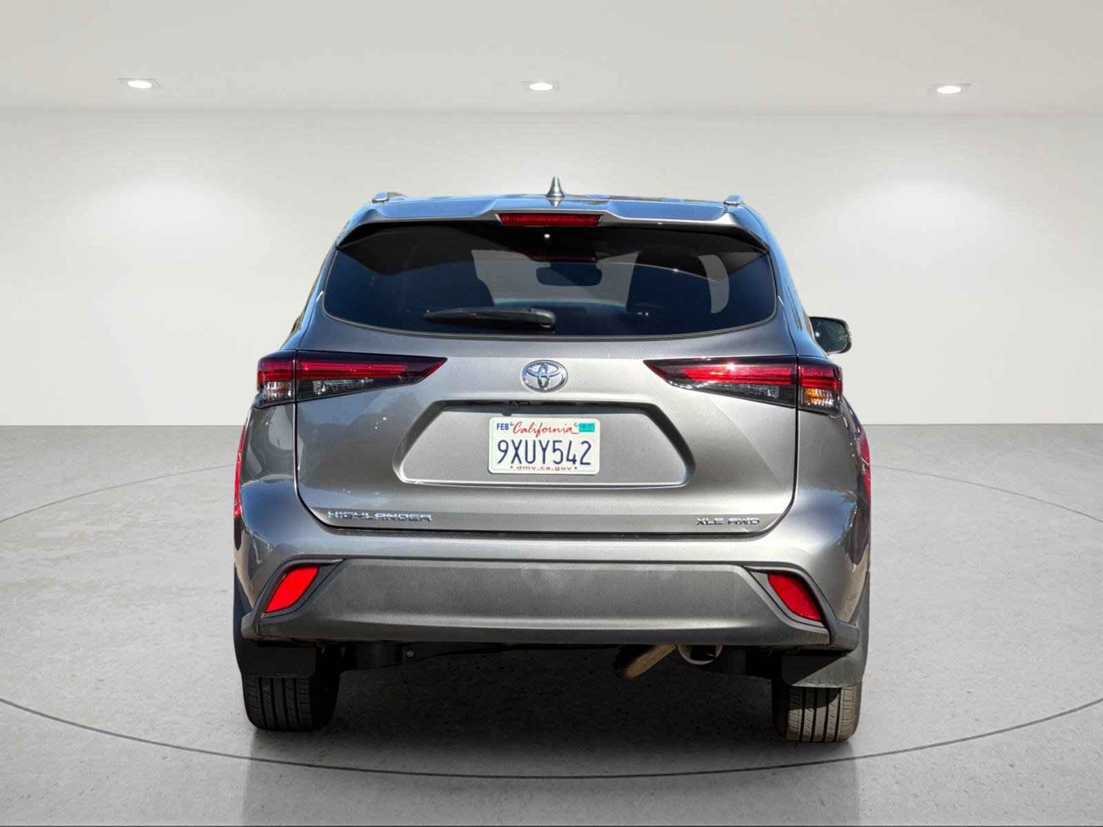 Used 2026 Toyota Highlander XLE AWD/4WD image 3