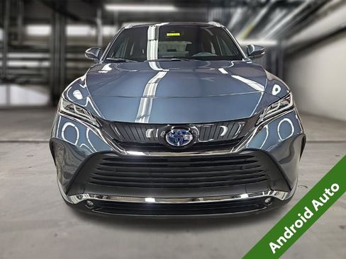 Used 2024 Toyota Venza XLE image 7