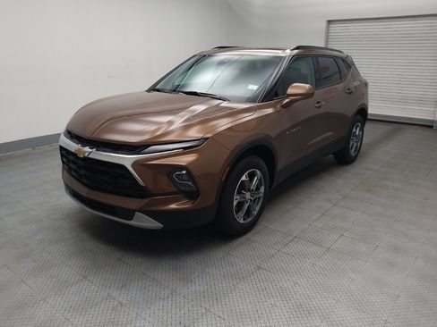 Used 2024 Chevrolet Blazer LT w/ Convenience Package FWD image 2