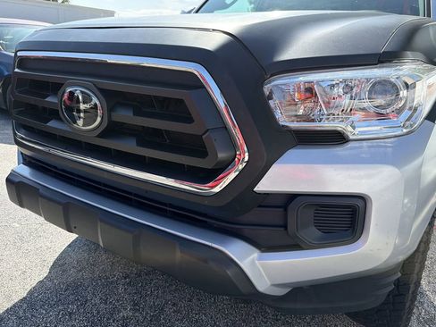 Used 2022 Toyota Tacoma SR w/ SR Convenience Package RWD image 4