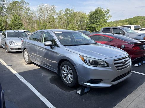 Used 2016 Subaru Legacy 2.5i Premium w/ Popular Package #2 AWD/4WD image 4