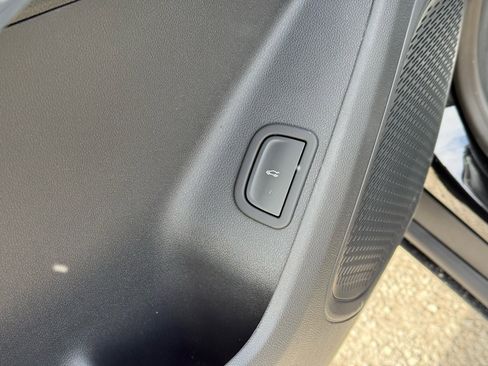 New 2026 Chevrolet Traverse LT image 17