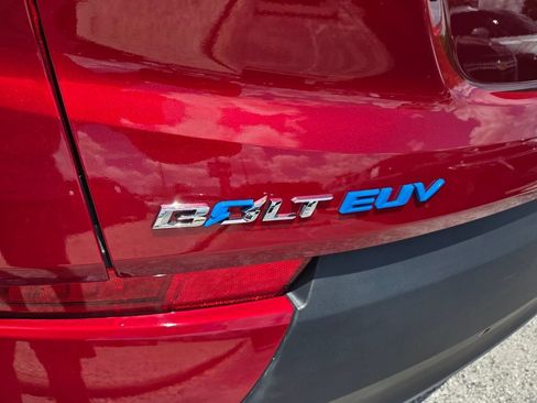 Used 2023 Chevrolet Bolt EUV Premier w/ Super Cruise Package FWD image 11