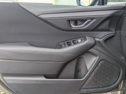 Used 2025 Subaru Outback Premium image 9