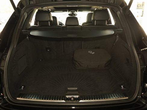 Used 2017 Porsche Cayenne S image 32