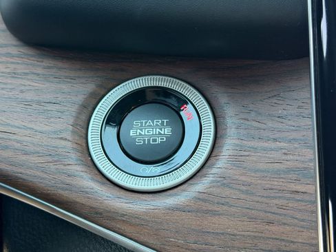 Used 2022 Jeep Grand Cherokee Summit w/ Luxury Tech Group V RWD image 28