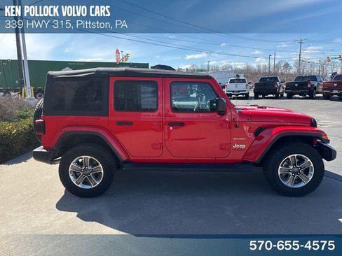 Used 2022 Jeep Wrangler Unlimited Sahara w/ Cold Weather Group image 5