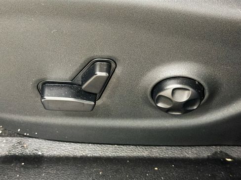 Used 2020 Jeep Cherokee Limited image 13