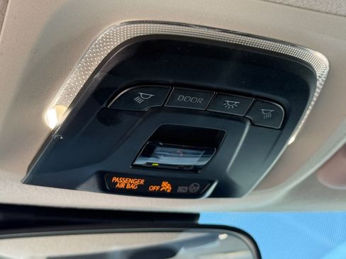 Used 2025 Toyota Corolla LE FWD image 22