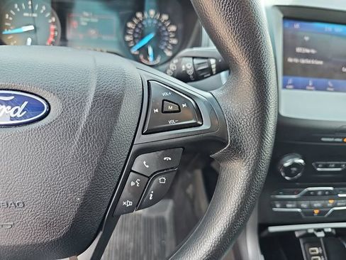 Used 2020 Ford Edge SE FWD image 18
