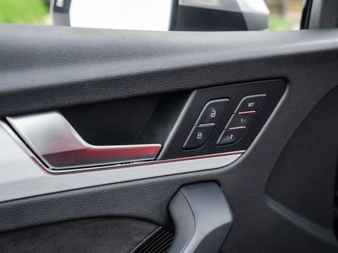 Used 2018 Audi SQ5 Prestige AWD/4WD image 64