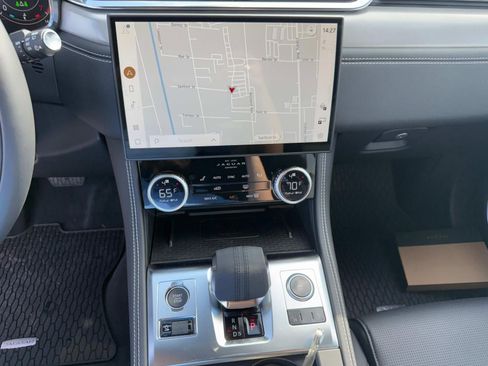 New 2025 Jaguar F-PACE R-Dynamic S image 11