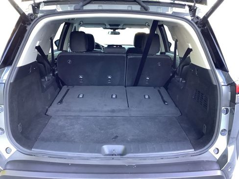 Used 2025 Nissan Pathfinder SV AWD/4WD image 14