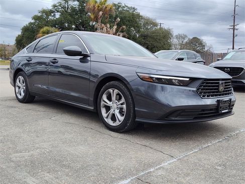 Used 2025 Honda Accord LX image 13