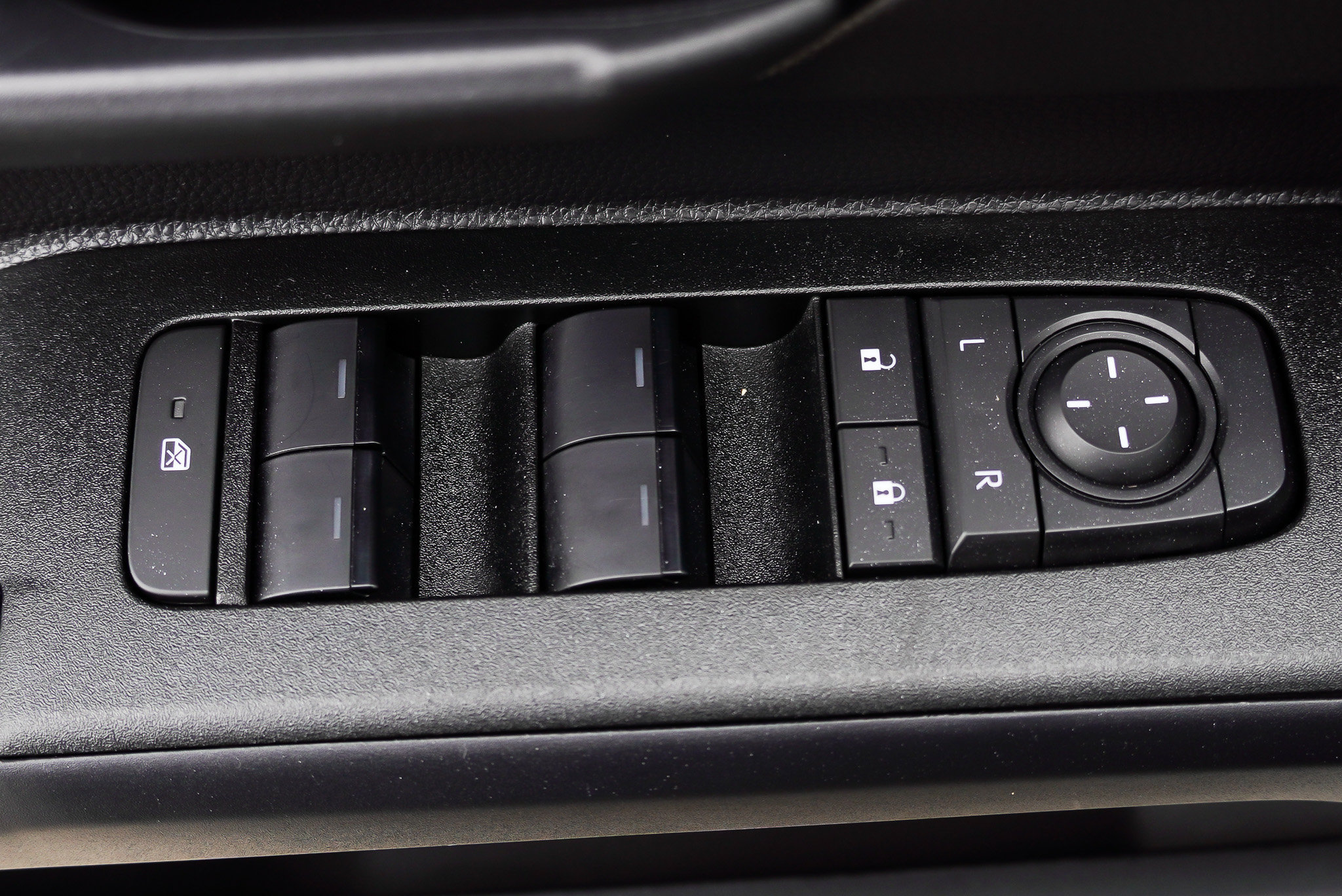 Certified 2025 Toyota 4Runner SR5 AWD/4WD image 19