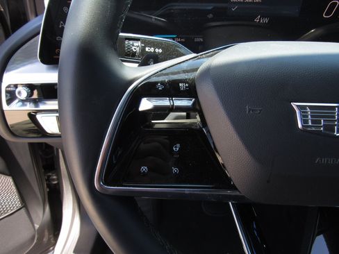 Used 2024 Cadillac Lyriq Sport RWD image 23