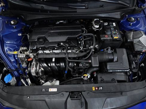 Certified 2023 Hyundai Elantra SEL image 9