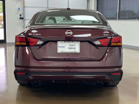 Used 2024 Nissan Altima 2.5 SV FWD image 7