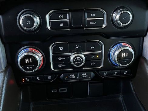 Used 2022 GMC Yukon SLT w/ SLT Premium Package image 20
