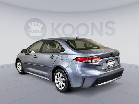 Used 2022 Toyota Corolla LE image 4