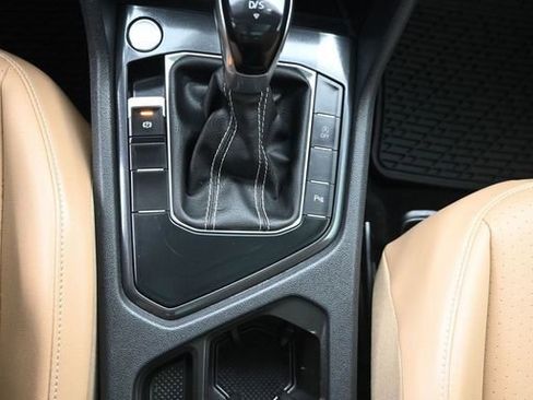 Used 2023 Volkswagen Tiguan SE R-Line FWD image 20
