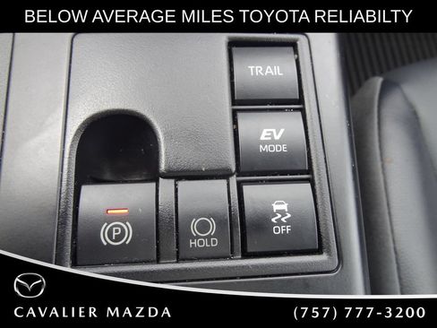 Used 2023 Toyota Highlander XLE AWD/4WD image 44