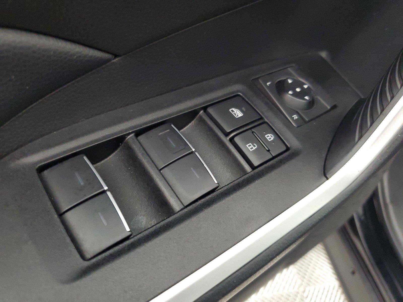 Used 2025 Toyota RAV4 XLE FWD image 19