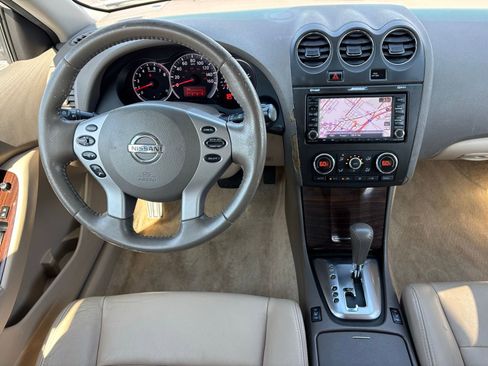 Used 2012 Nissan Altima 3.5 SR w/ Sport Pkg FWD image 5