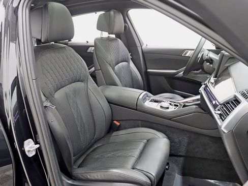 Used 2025 BMW X6 M60i AWD/4WD image 33