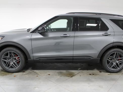 New 2026 Ford Explorer ST-Line w/ ST-Line Street Pack image 5