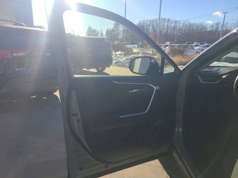 Used 2019 Toyota RAV4 XLE image 17