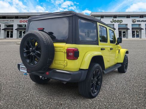 Used 2023 Jeep Wrangler Unlimited Sahara AWD/4WD image 8